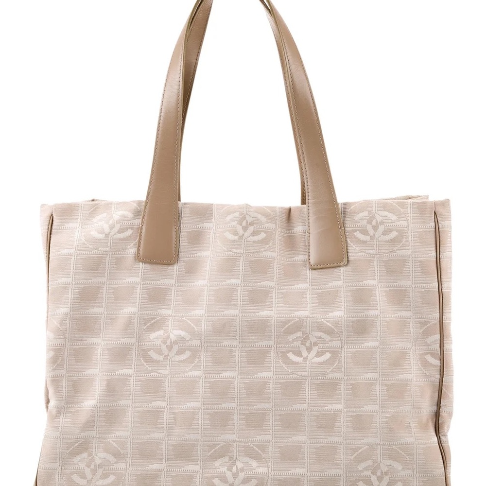 Chanel
Travel Ligne Tote Bag
